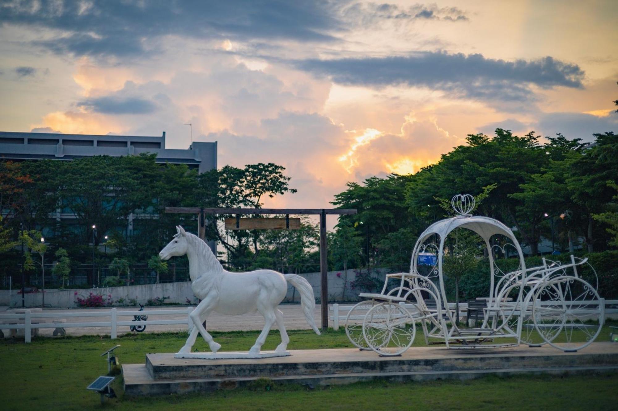 The Cavalli Casa Resort Ayutthaya Bagian luar foto